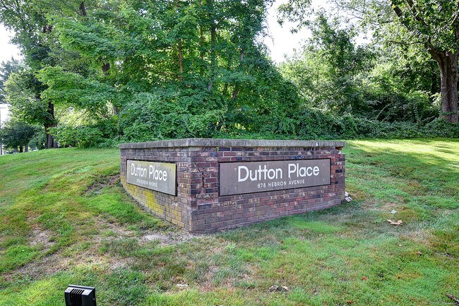 Building Photo - 28 Dutton Pl Way