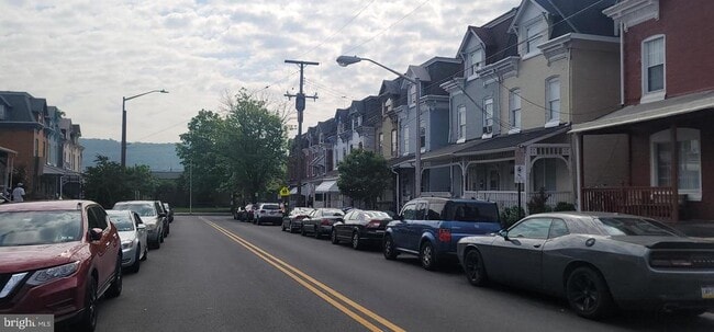 Primary Photo - 136 Elm St