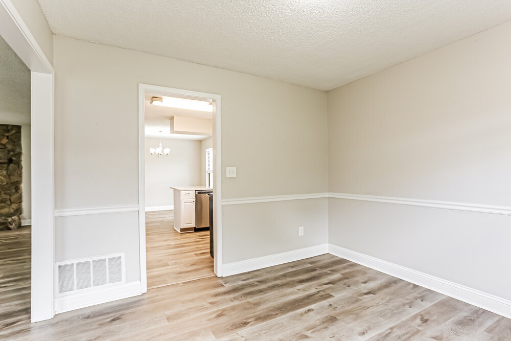 Building Photo - 2553 Sandlewood Cir