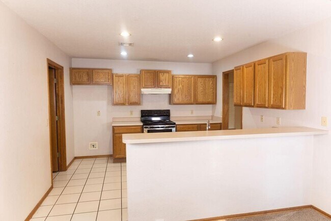 Building Photo - 304 Eccell Ct