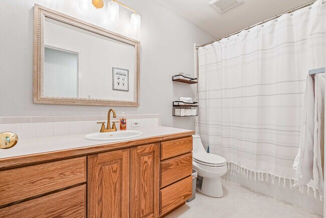 Building Photo - 426 S 750 W