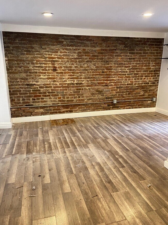 Building Photo - 373-375-375 3rd St