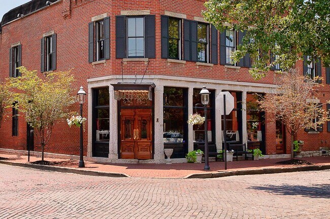 Building Photo - 801 S Front St