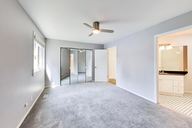 Building Photo - 171 W Goethe St
