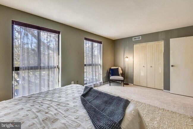 Building Photo - 2044 Royal Fern Ct