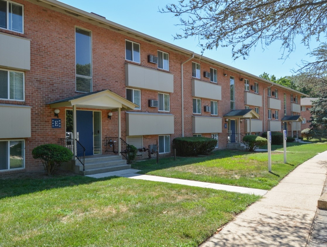 Lake Club Apartments Dover