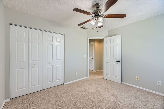 Building Photo - 5855 Monroe Crossing