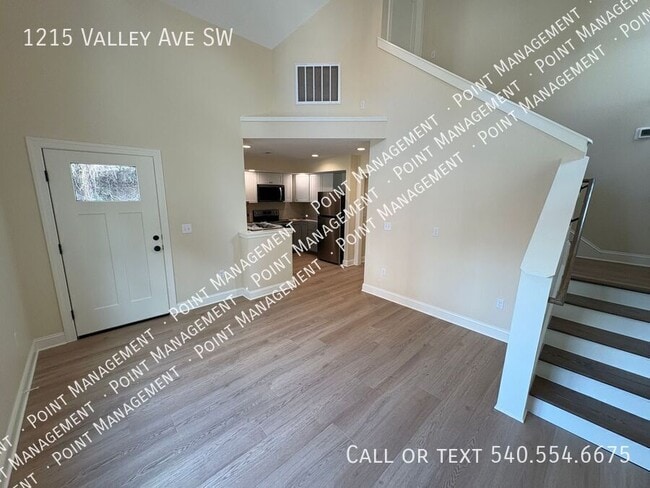 Building Photo - 1215 Valley Ave SW