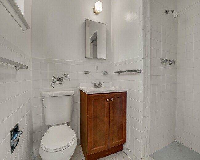 Building Photo - Westside 3 Bedroom 1.75 Bath