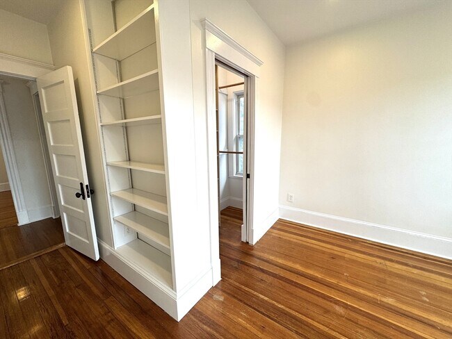 Building Photo - 14 Breck Ave