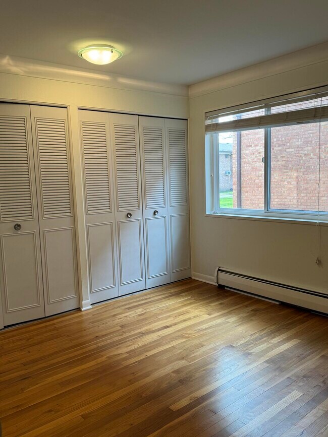 Building Photo - 1249 Island Dr