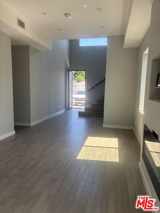 Building Photo - 7925 Kittyhawk Ave