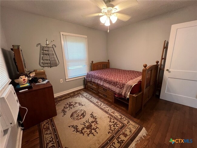 Building Photo - 859 Oasis St