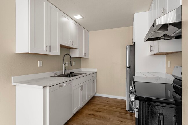 Building Photo - Recently Renovated 1BR in Fantastic Missio...