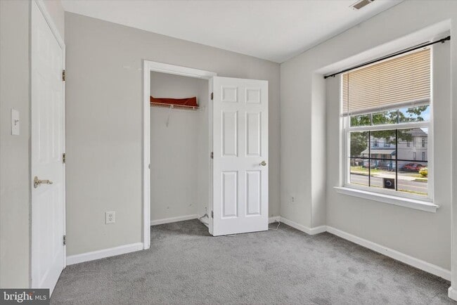 Building Photo - 507 S Fairview St