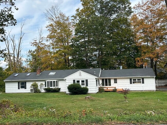 Primary Photo - 185 Branchville Rd