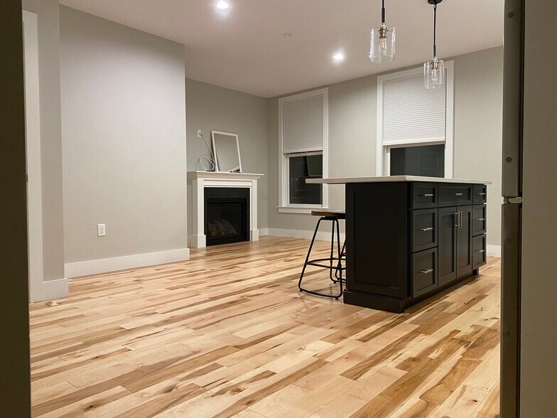 Building Photo - 45 Market St