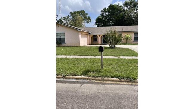 Building Photo - 6073 Shakespeare Dr