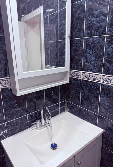 Building Photo - 189 Sheridan Ave