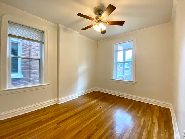 Building Photo - 750 Dover Pl