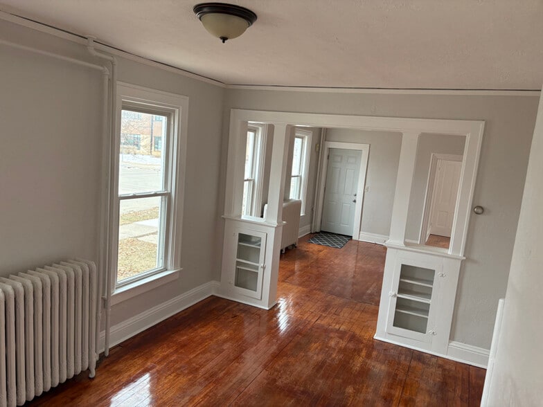 Building Photo - 925 Minnesota St