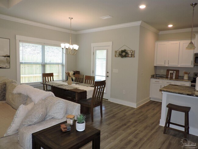 Building Photo - 8823 Airway Dr