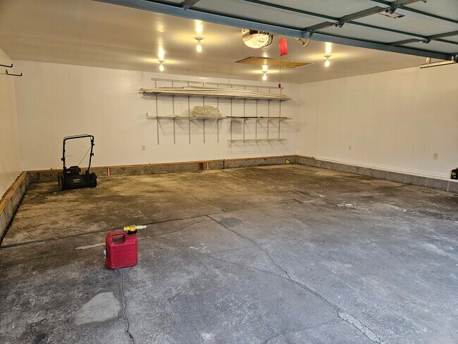 Building Photo - 8127 Anderson Ave NE