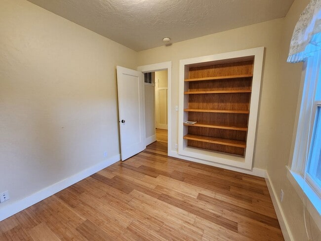 Building Photo - Single Family Home in Rio Dell!