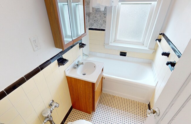 Building Photo - 9/1 No Fee! spacious studio w/updated eat in kitchen near B/C/D trains