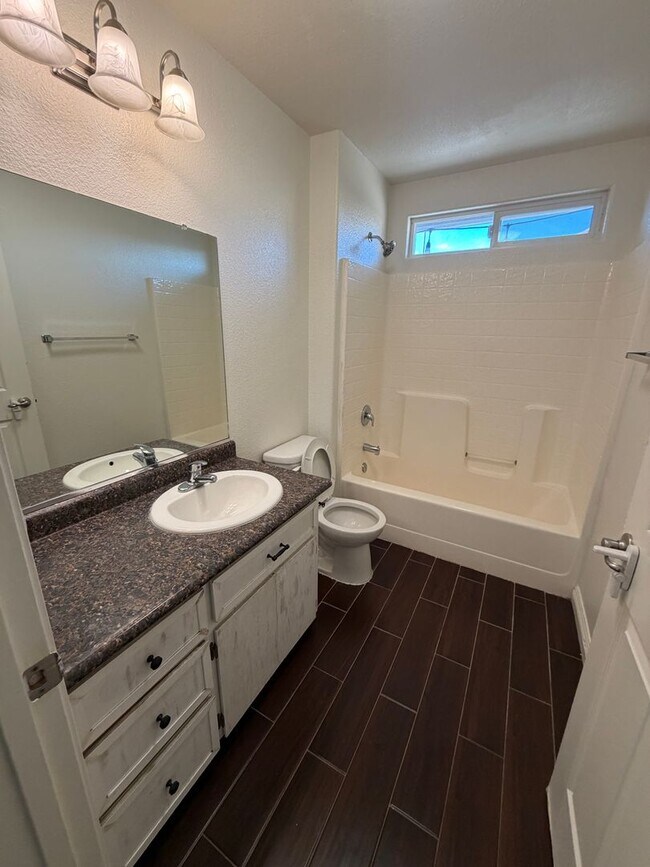 Building Photo - 1501 Arnold Ct