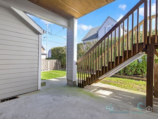 Building Photo - 849 1st Ave