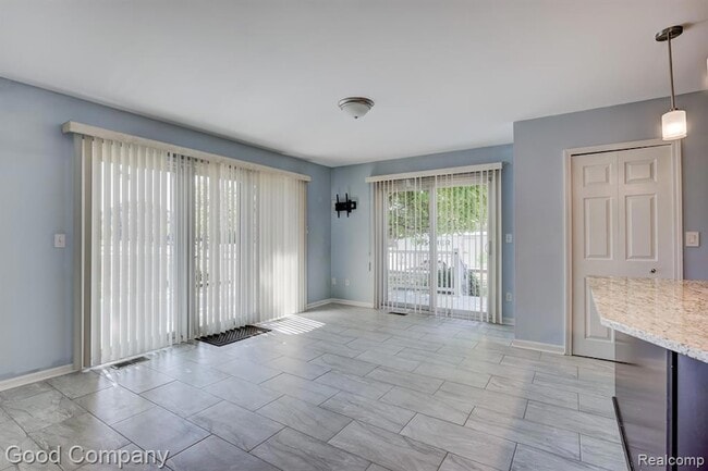 Building Photo - 2924 Wessels Dr