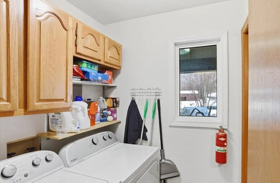 Building Photo - 21312 Settlers Dr