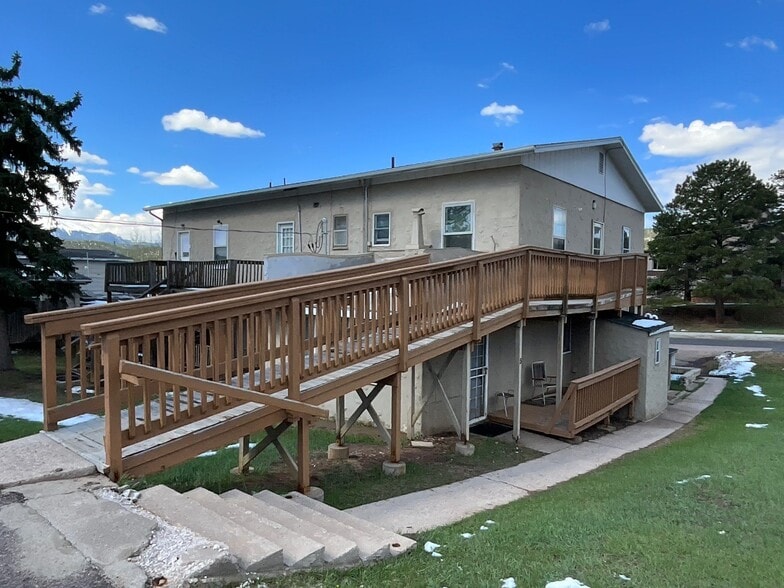 Building Photo - 115 N Park St