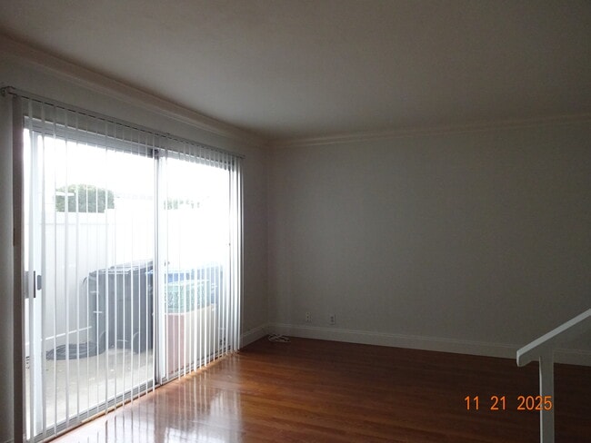 Building Photo - 19 Bahia Cir