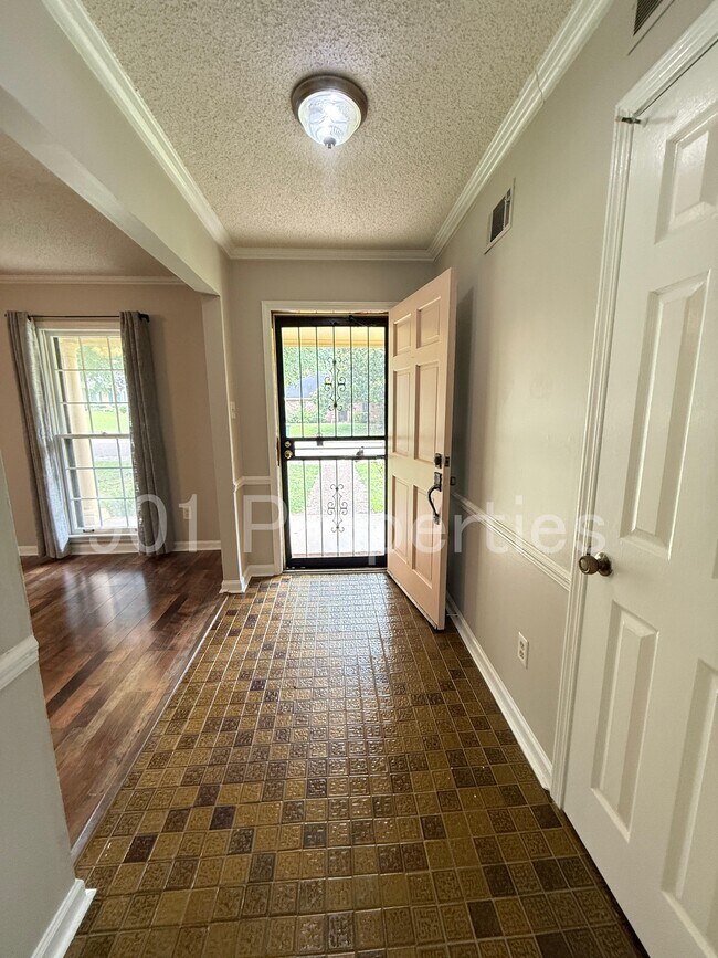 Building Photo - 6080 Barrentine Dr