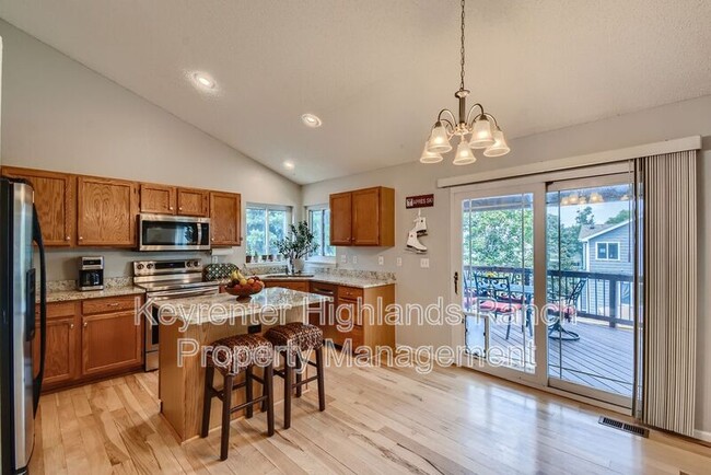 Building Photo - 9948 Deer Creek Ln