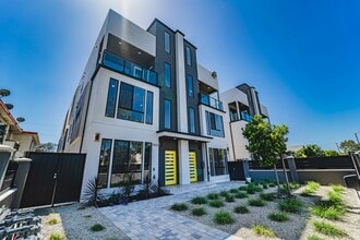 Building Photo - 4532 St Charles Pl