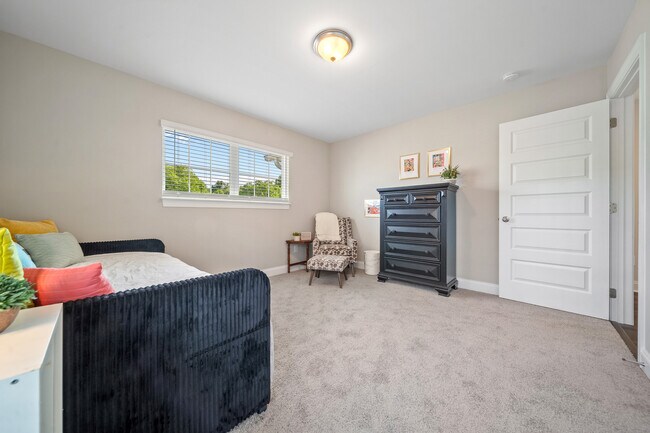Building Photo - 1621 Spring Berry Ln