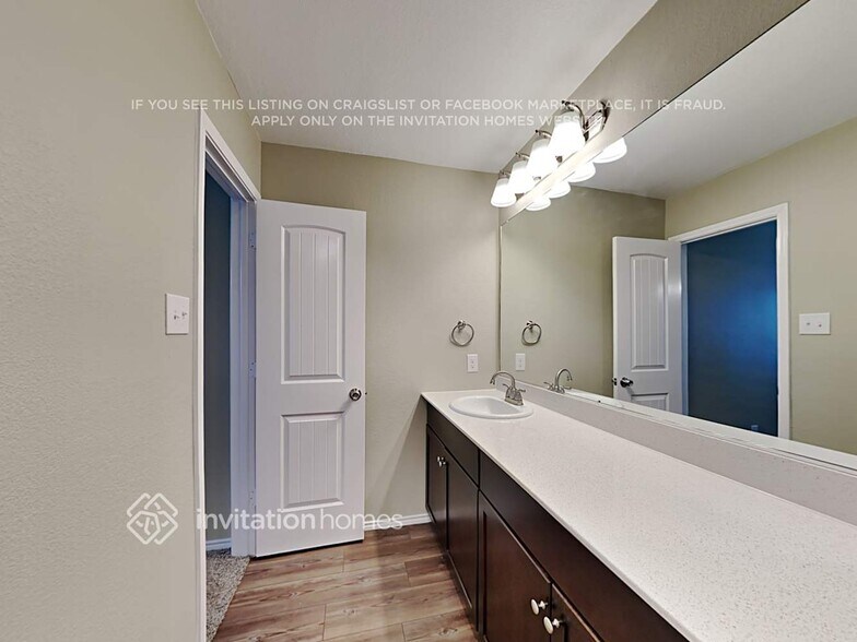 Building Photo - 14408 Cloudview Way