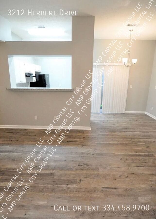 Building Photo - 3212 Herbert Dr