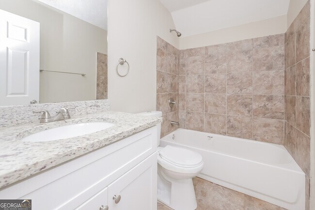 Building Photo - 2703 Holly Berry Dr