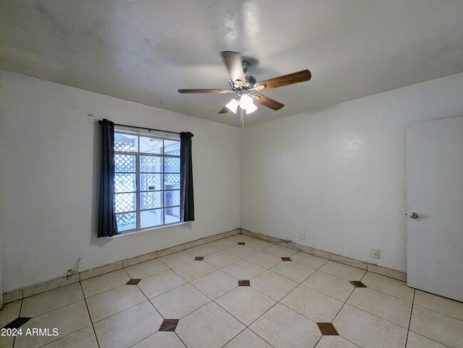 Building Photo - 1314 W Whitton Ave
