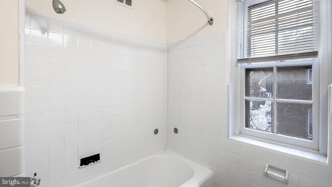 Building Photo - 2910 Woodpipe Ln