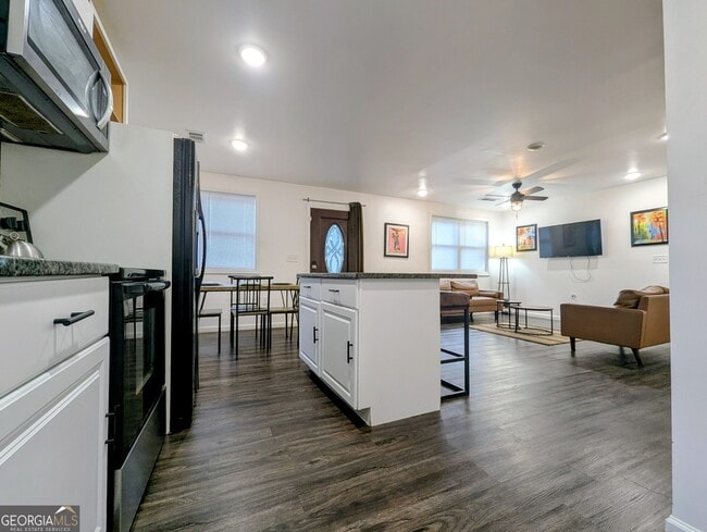 Building Photo - 2533 Godfrey Dr NW