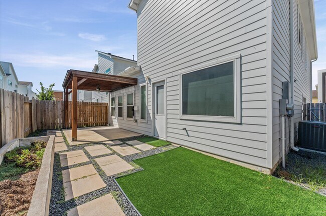 Building Photo - 5418 Robusto Pl