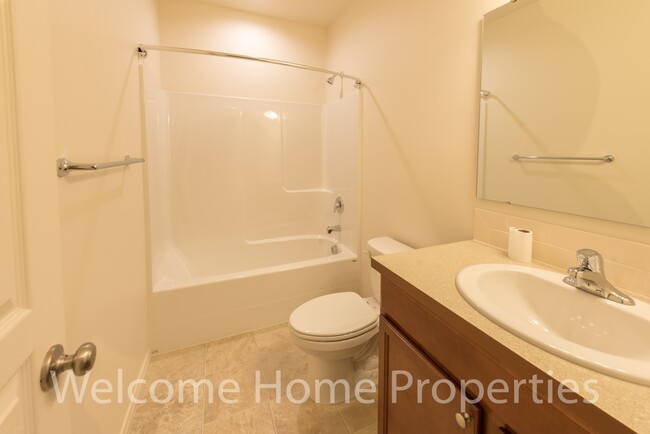 Building Photo - Beautiful Home in a Secluded Neighborhood