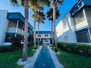 Building Photo - 82 Normandy Ln