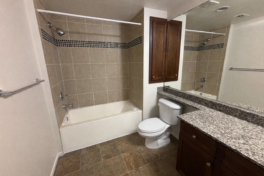 Building Photo - 2168 Scholarship