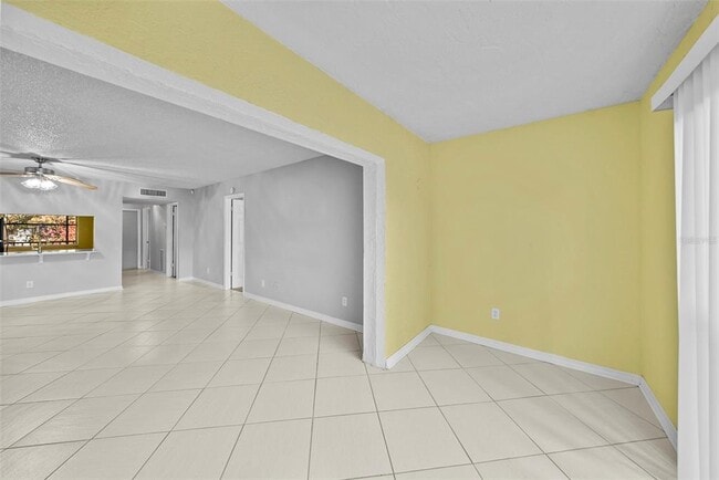 Building Photo - 1918 Pelican Landing Blvd